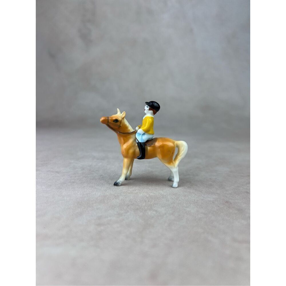 Vintage Clinky Model Horse Bone China Beswick Like